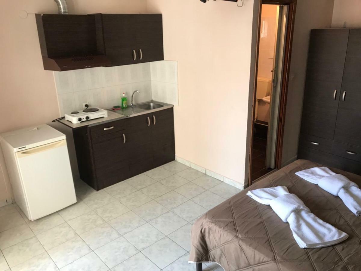 Paralía Blue Garden Rooms מראה חיצוני תמונה